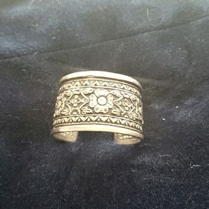 Bracelet - Silver Metal Cuff.  Looks and Feels Like Sterling!
